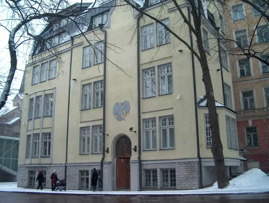 Kaitseliidu staabihoone fassaad Toompeal pärast renoveerimist.